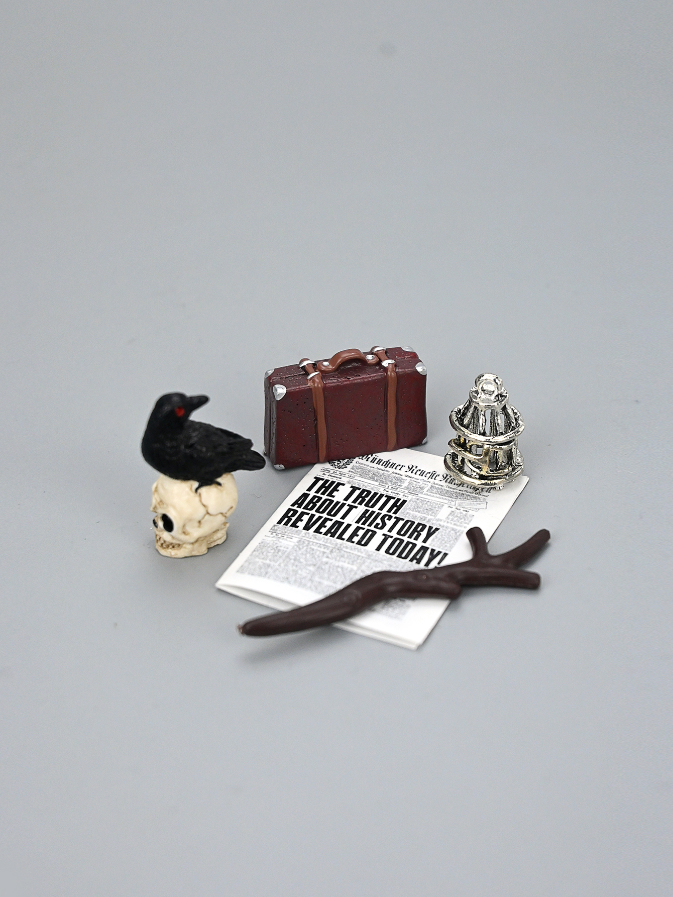 Miniature Academy Luggage Scen – обзор и цена Home Decor Manufacturers