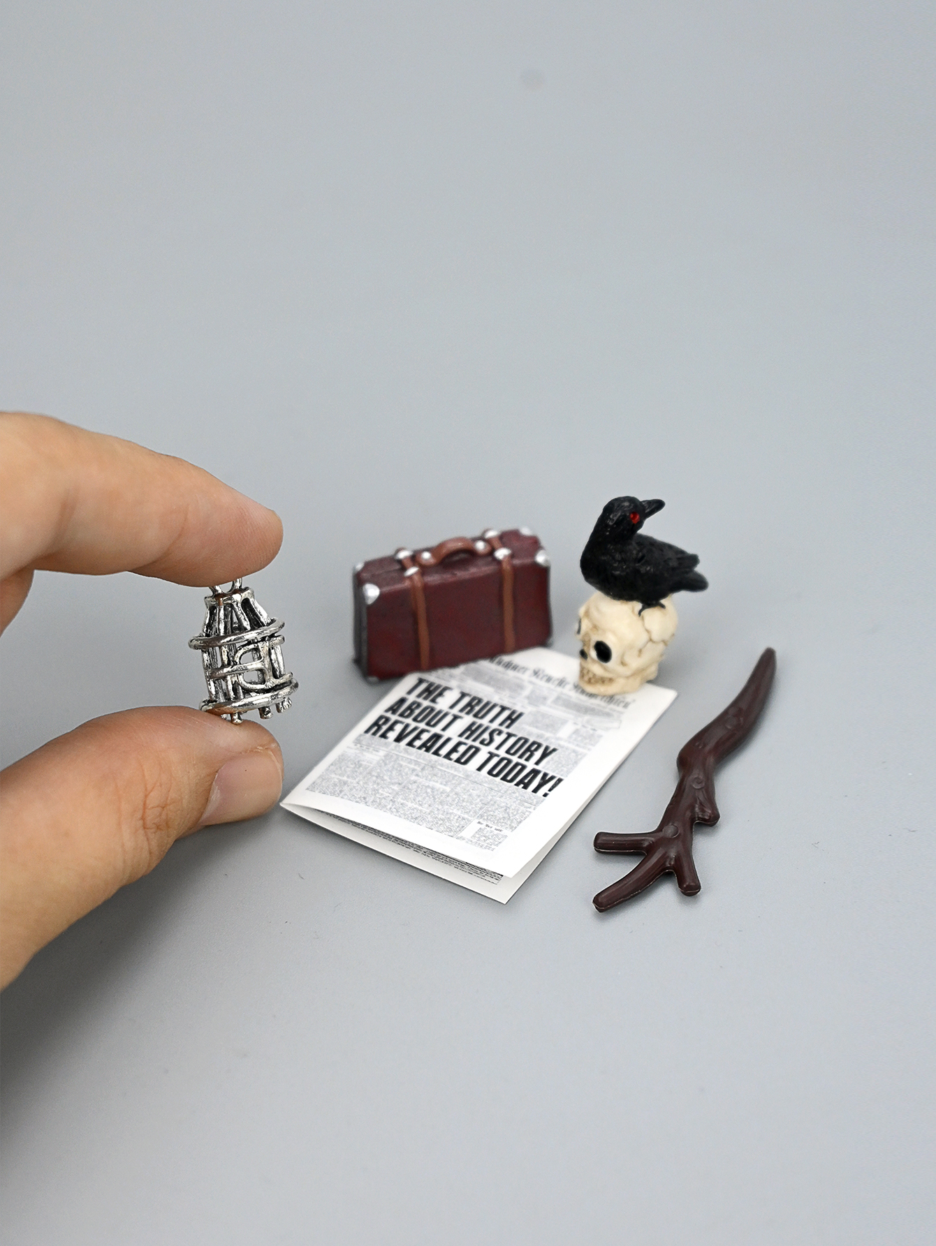 Miniature Academy Luggage Scen – обзор и цена Home Decor Manufacturers