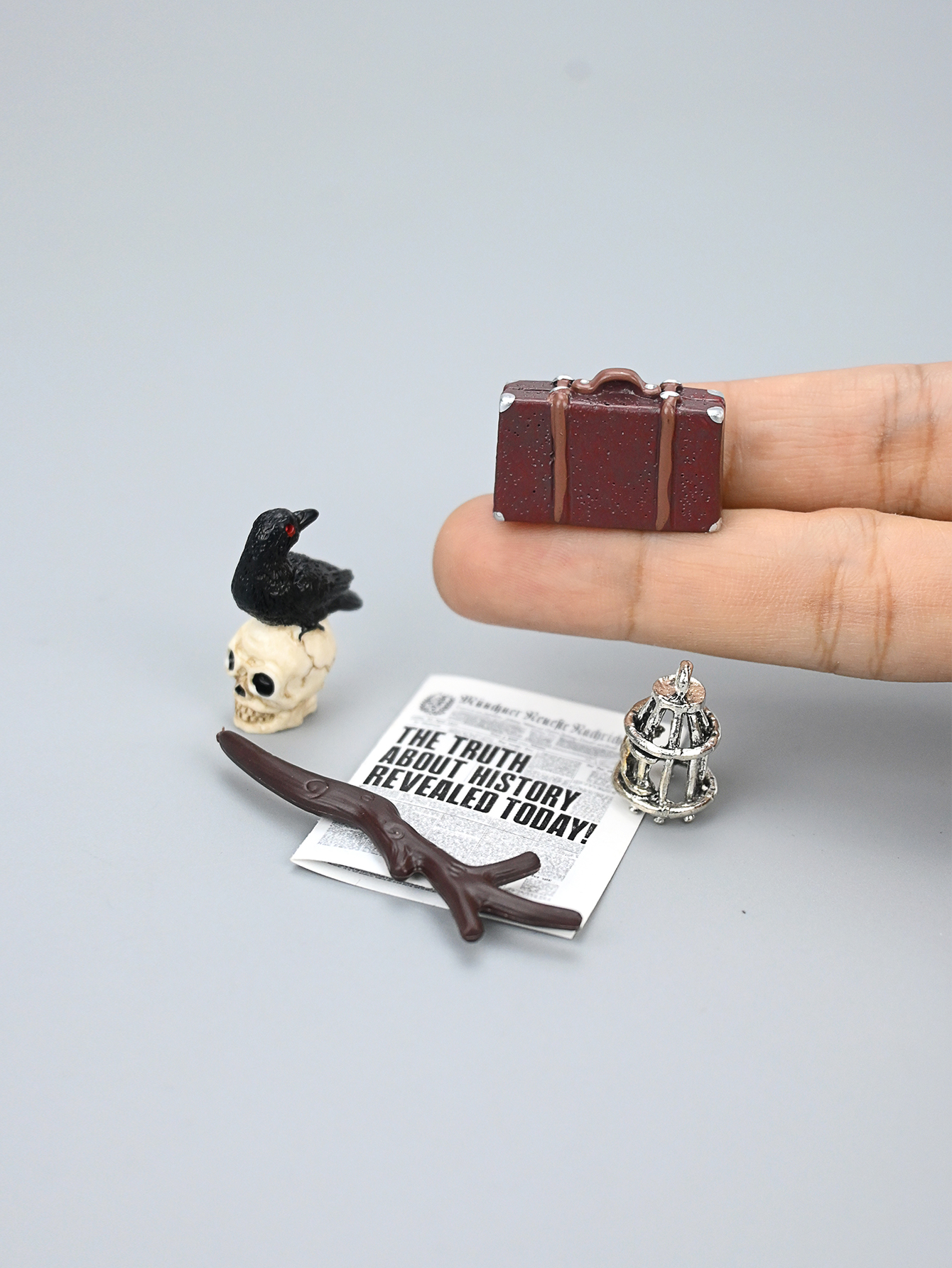 Miniature Academy Luggage Scen – обзор и цена Home Decor Manufacturers
